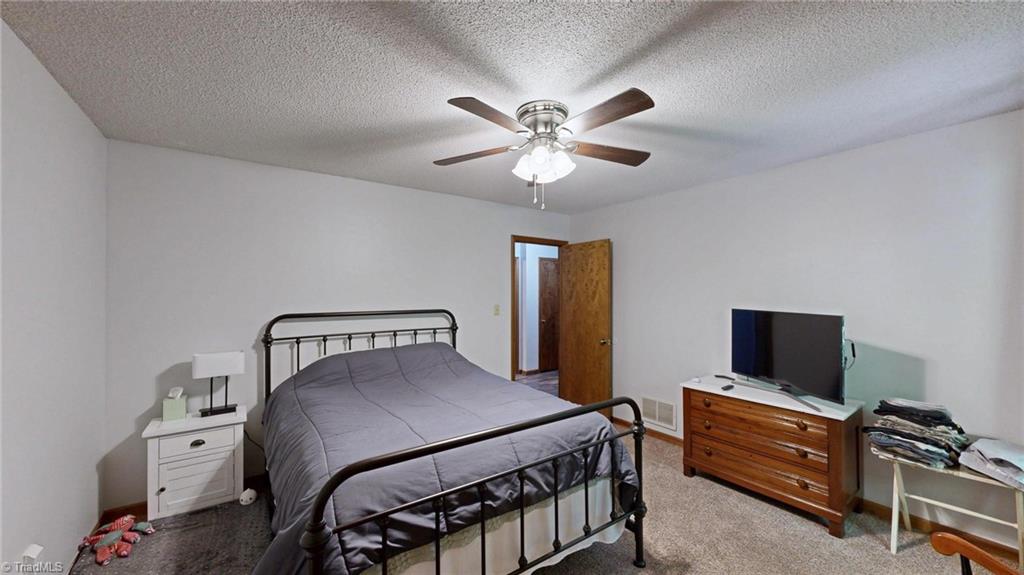 689 Barker Road Winston-Salem, NC 27107 - Photo 21 of 41