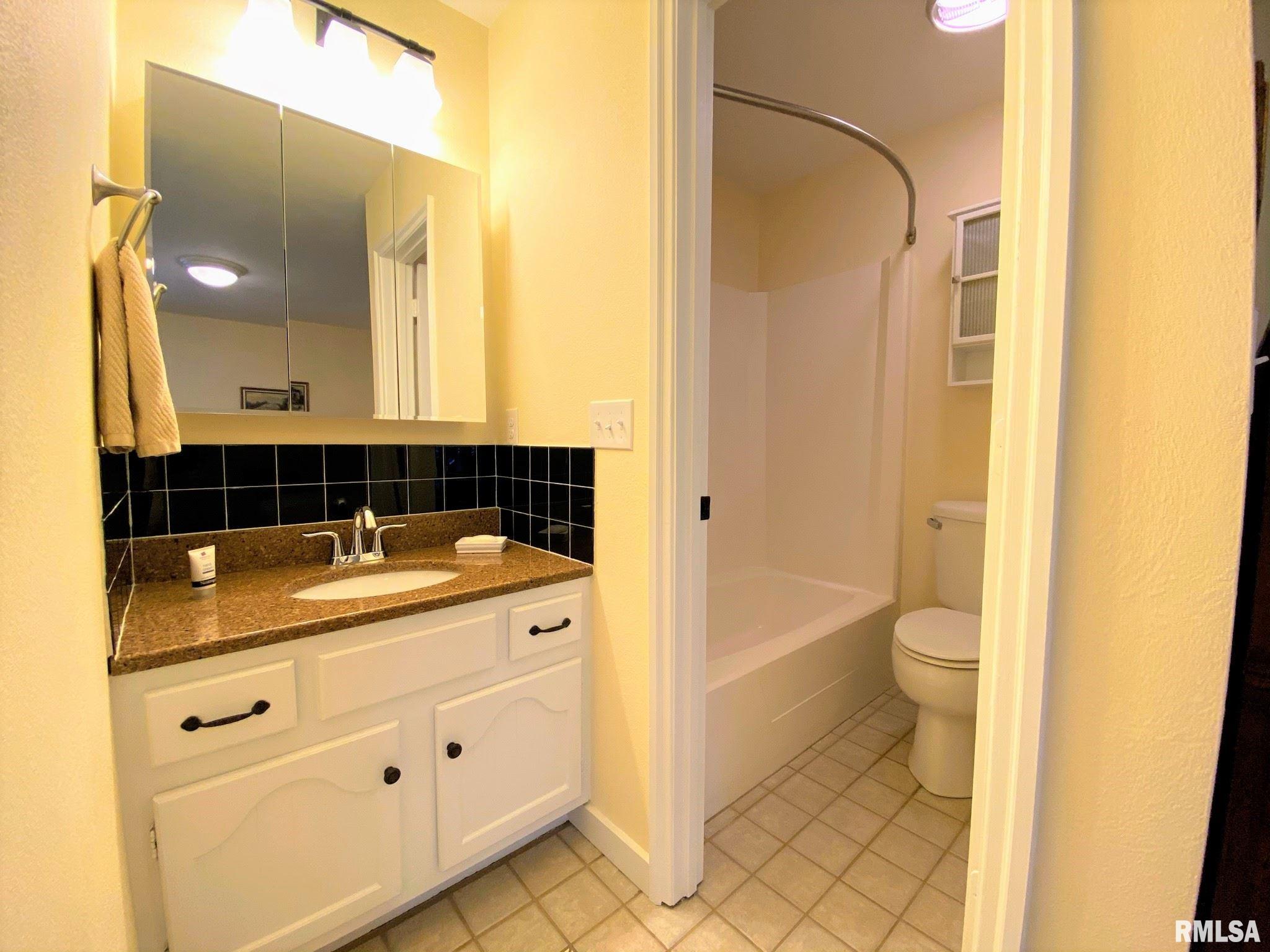 18 Brookside Place Springfield, IL 62704 - Photo 20 of 38 Gallery Image 20