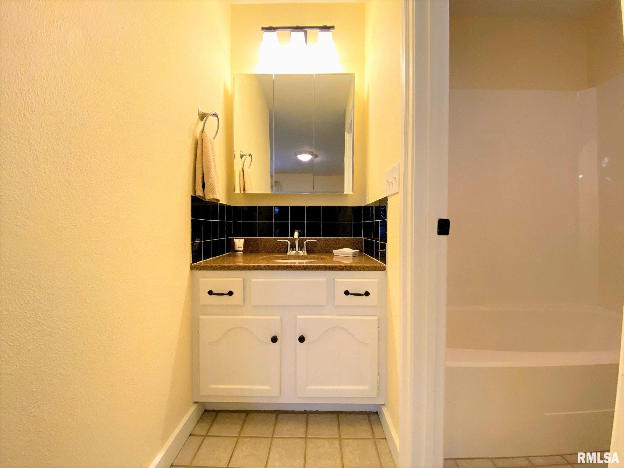 18 Brookside Place Springfield, IL 62704 - Photo 21 of 38 Gallery Image 21