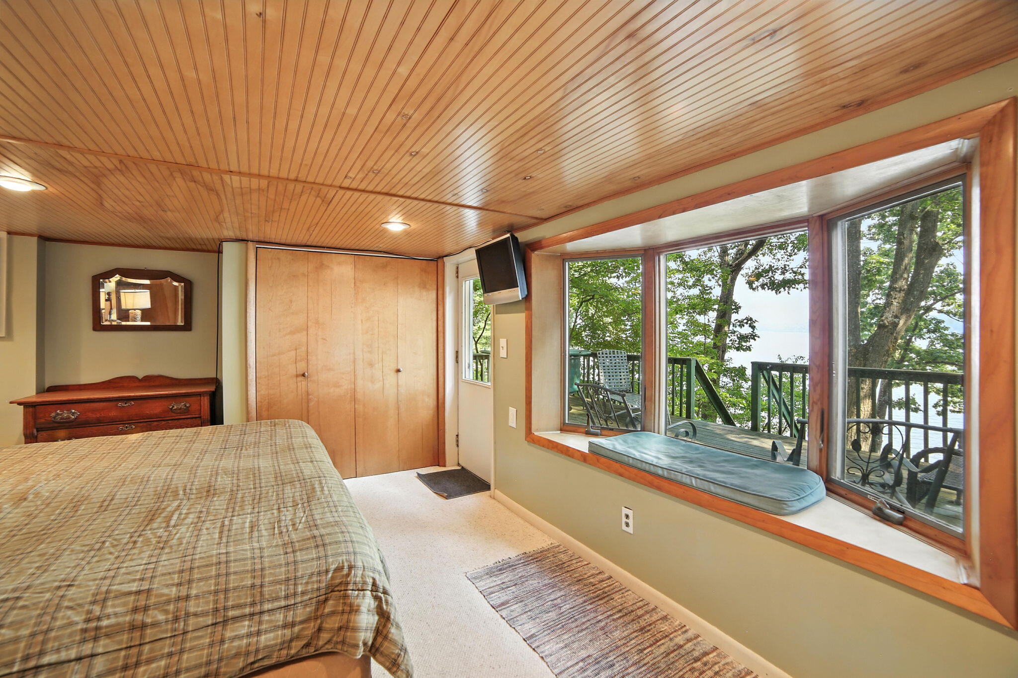 17404 West Rose Lake Road Leroy, MI 49655 - Photo 20 of 37 basement bedroom