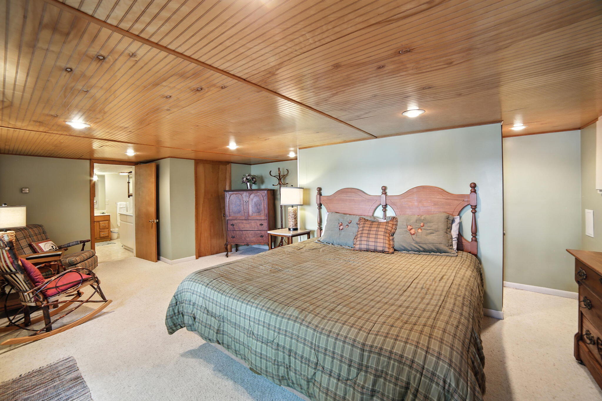 17404 West Rose Lake Road Leroy, MI 49655 - Photo 21 of 37 basement bedroom