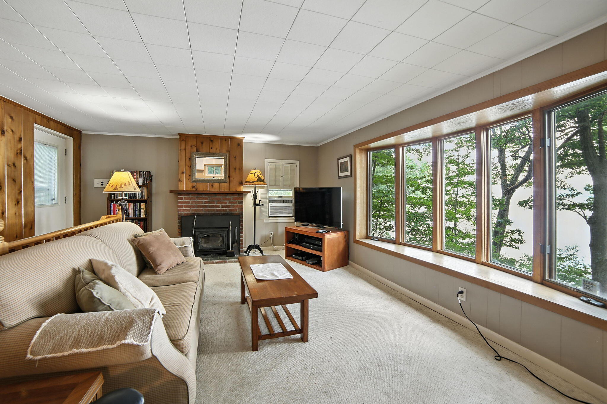 17404 West Rose Lake Road Leroy, MI 49655 - Photo 9 of 37 Living Room