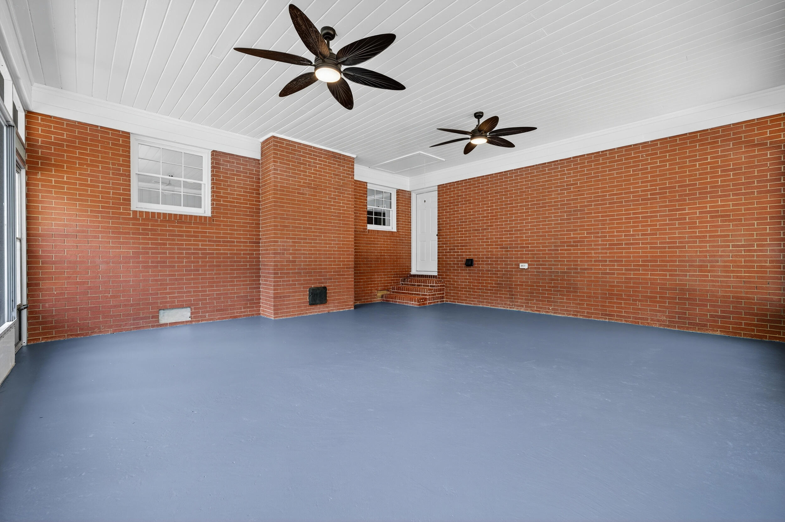 758 9th Avenue Crestview, FL 32536 - Photo 40 of 55 an empty room with closet and fan