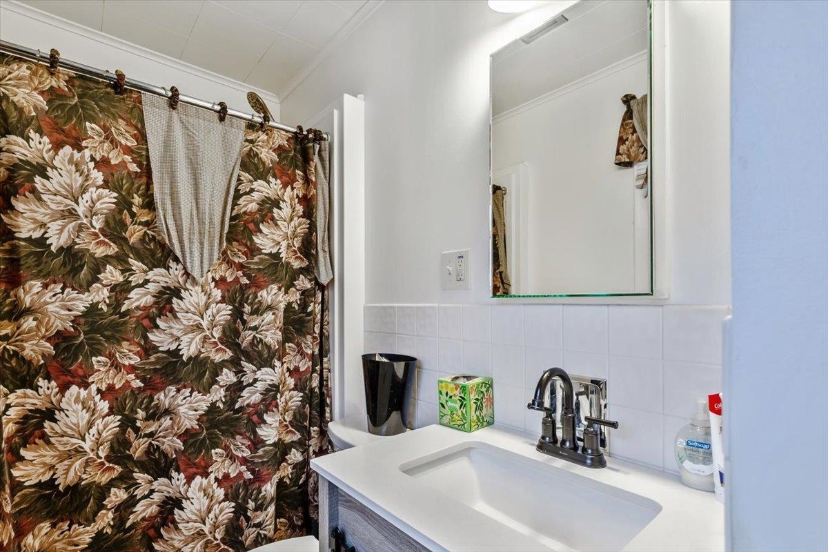 3 Charles Street Swanton, VT 05488 - Photo 28 of 35