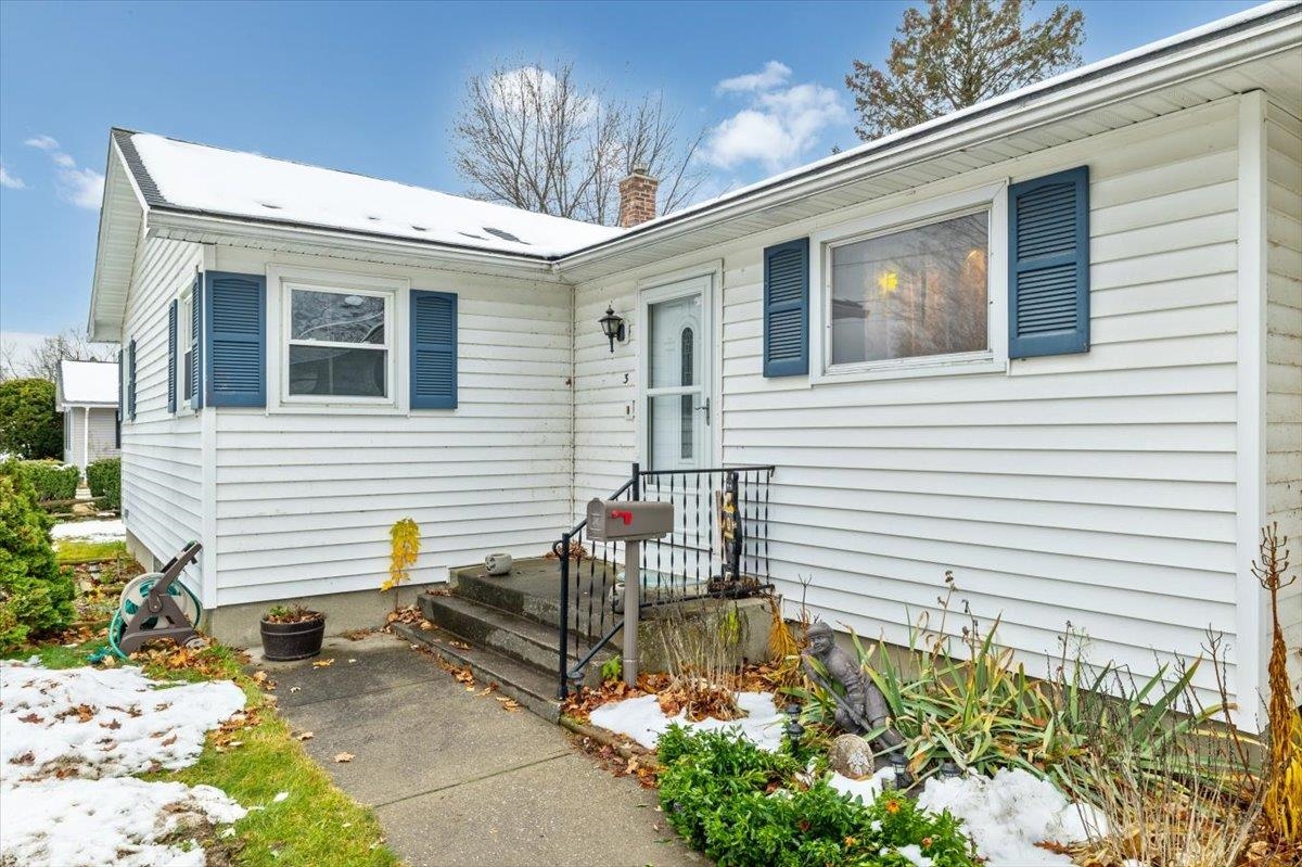 3 Charles Street Swanton, VT 05488 - Photo 5 of 35