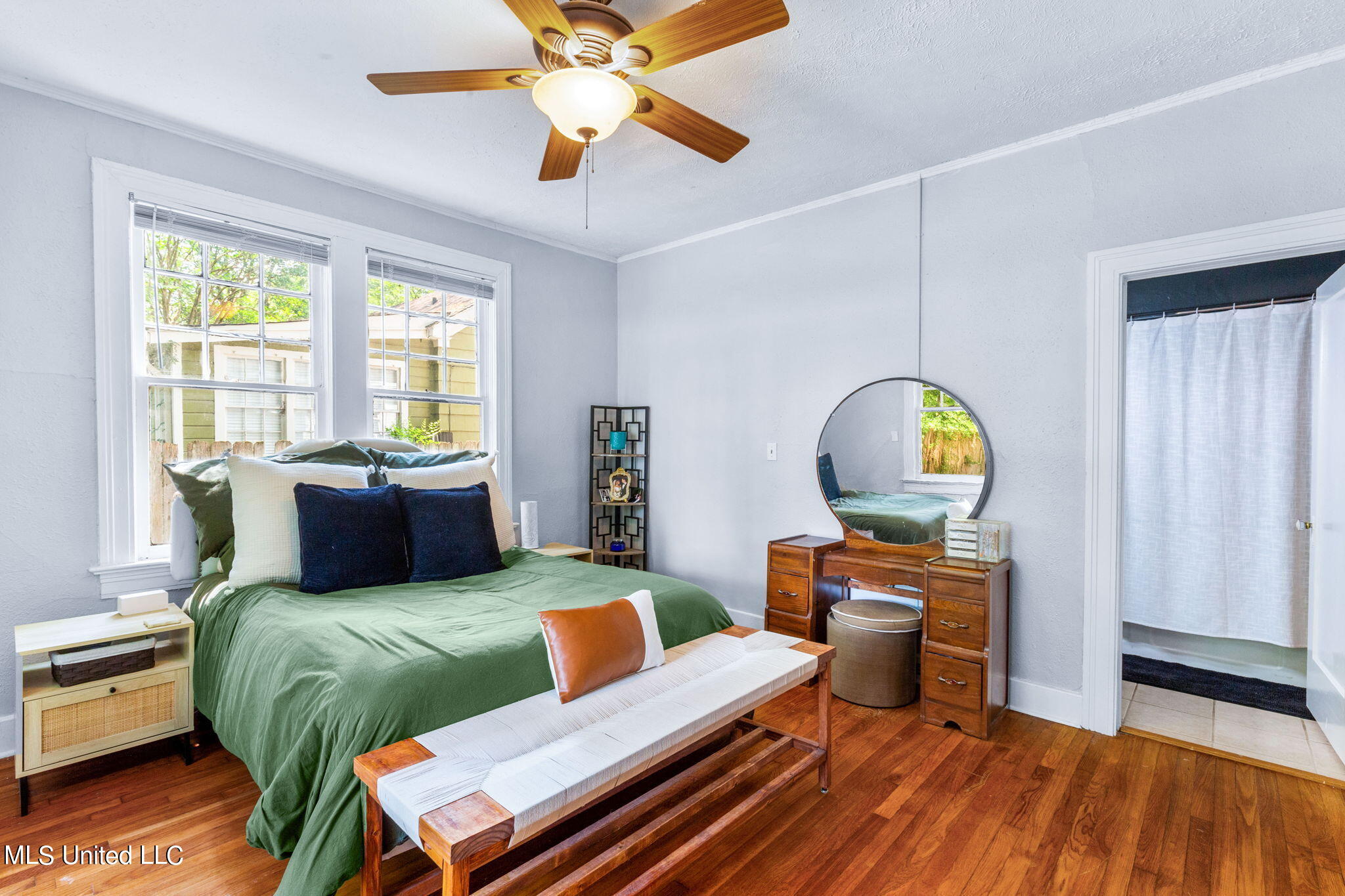485 East Ridgeway Street Jackson, MS 39206 - Photo 20 of 37 Generous Primary Suite