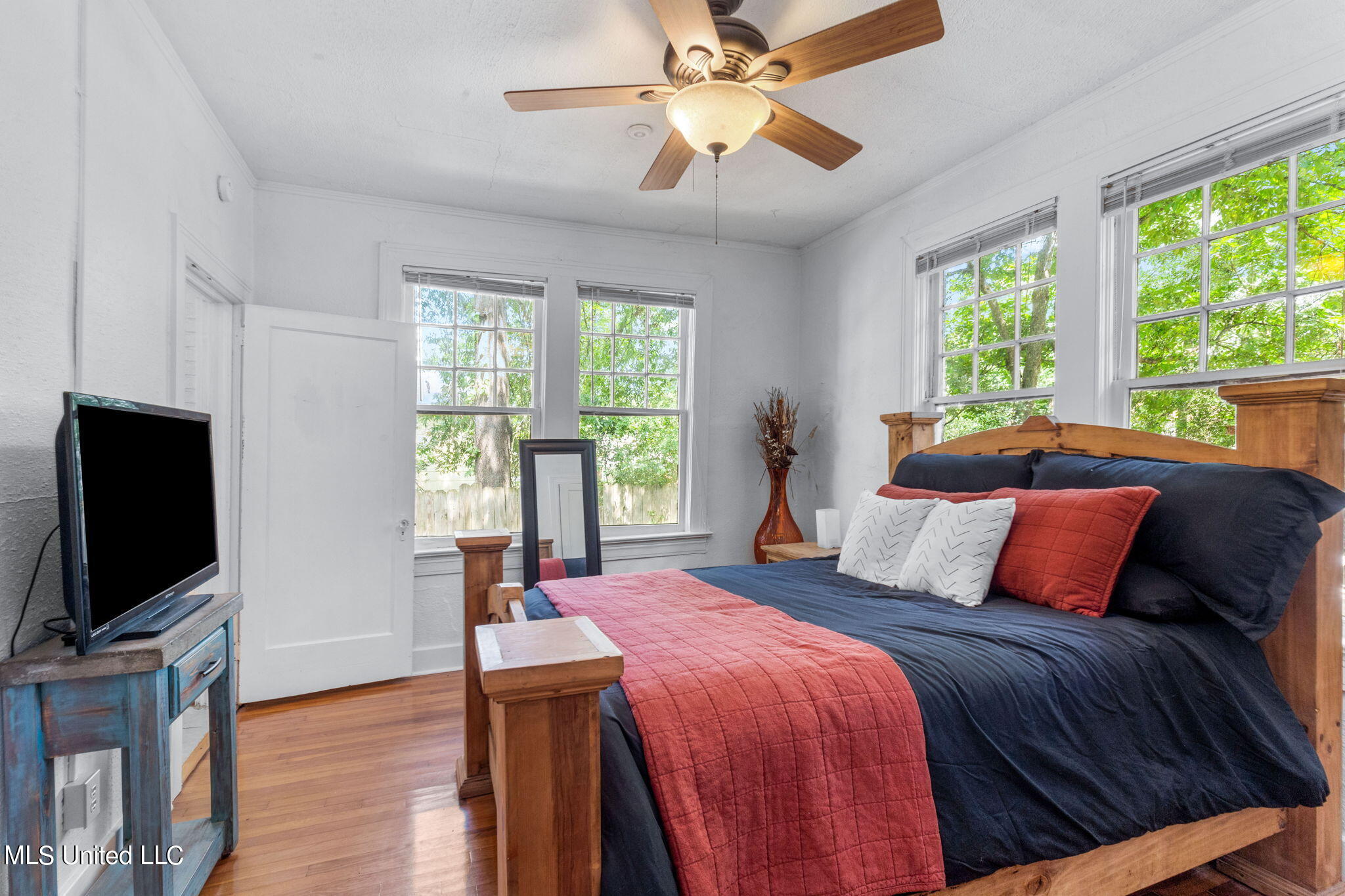 485 East Ridgeway Street Jackson, MS 39206 - Photo 24 of 37 Back Guest room