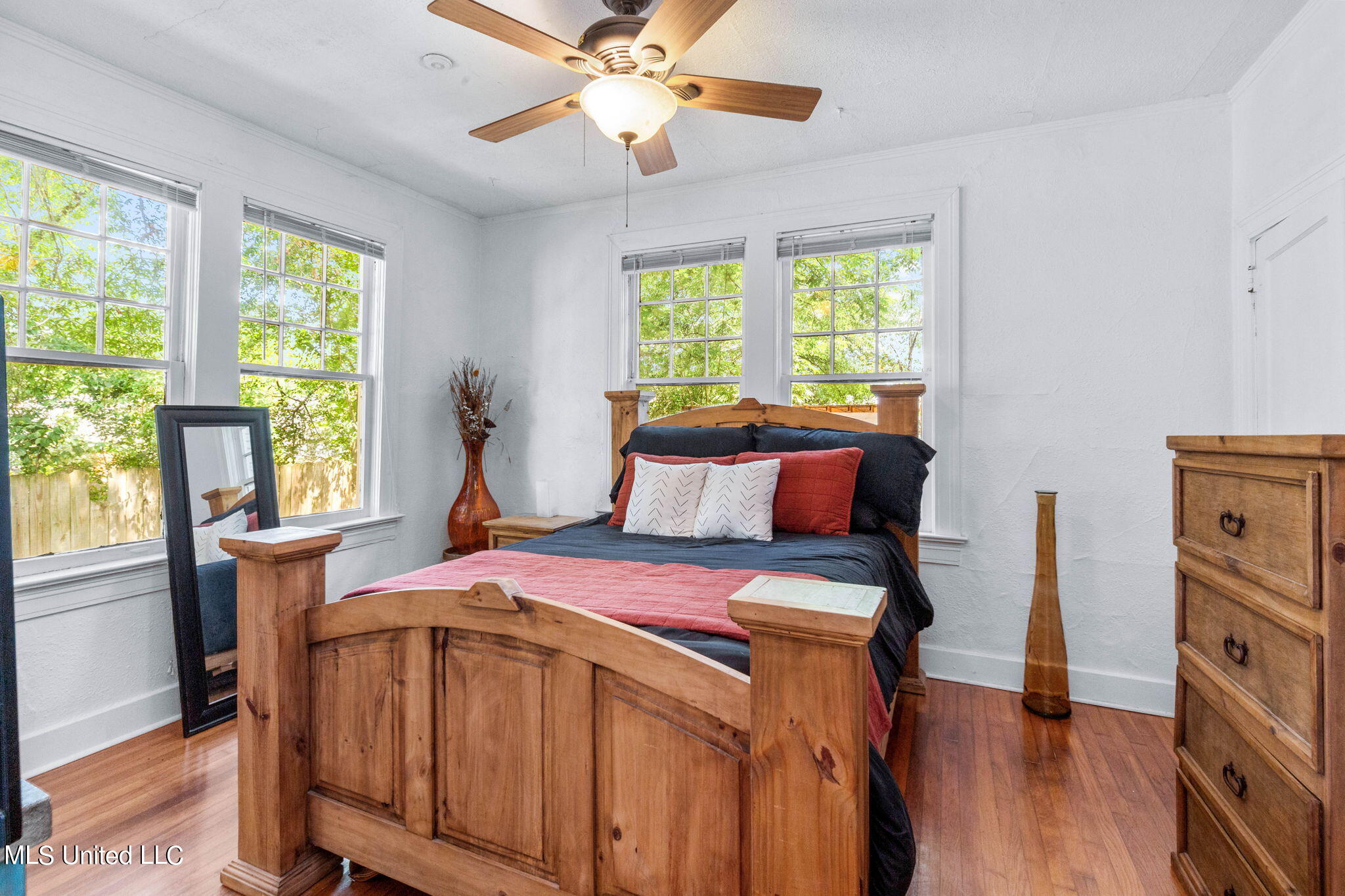 485 East Ridgeway Street Jackson, MS 39206 - Photo 25 of 37 more wonderful natural light and...