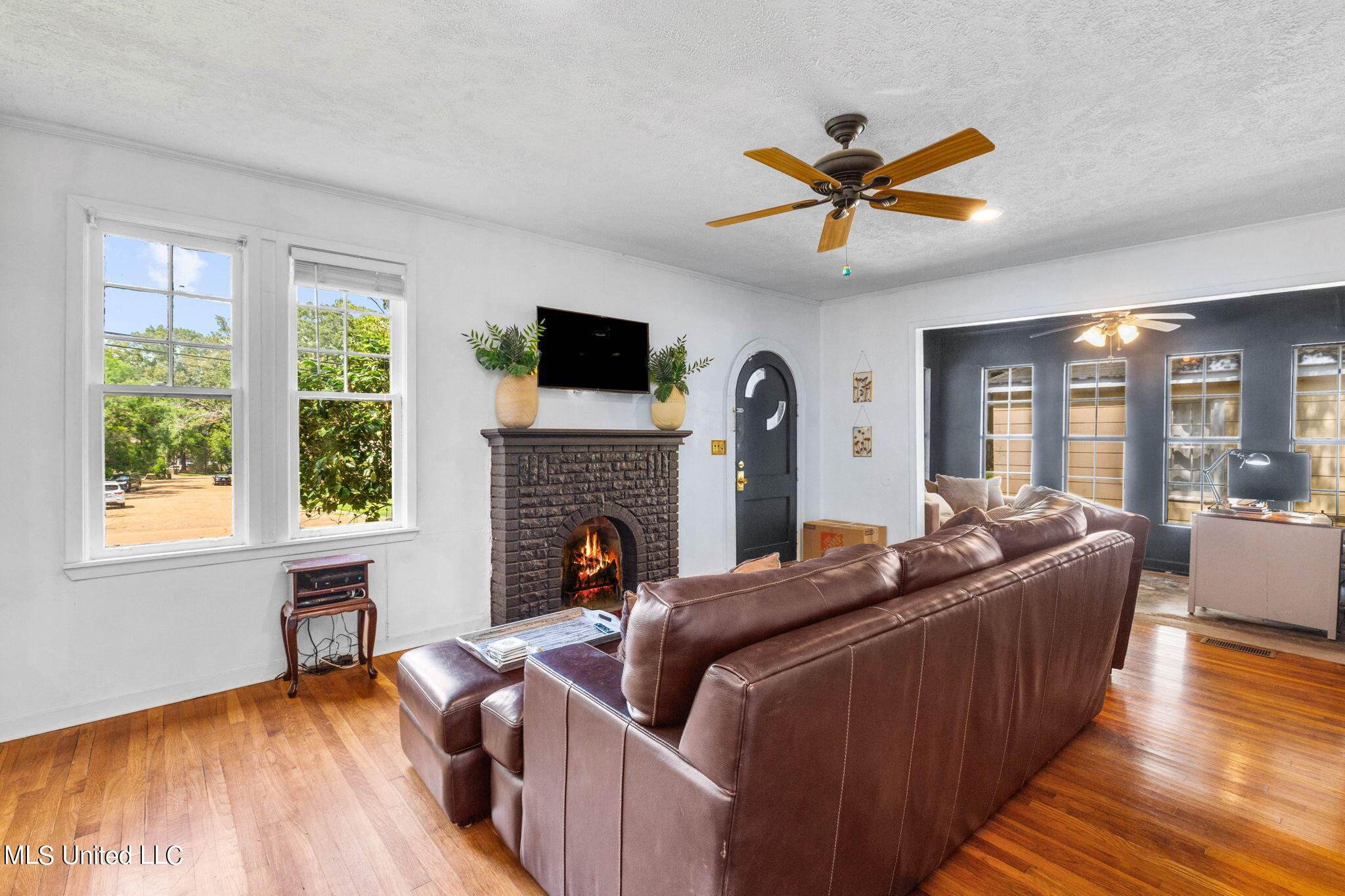 485 East Ridgeway Street Jackson, MS 39206 - Photo 8 of 37 fireplace and loads of natural light