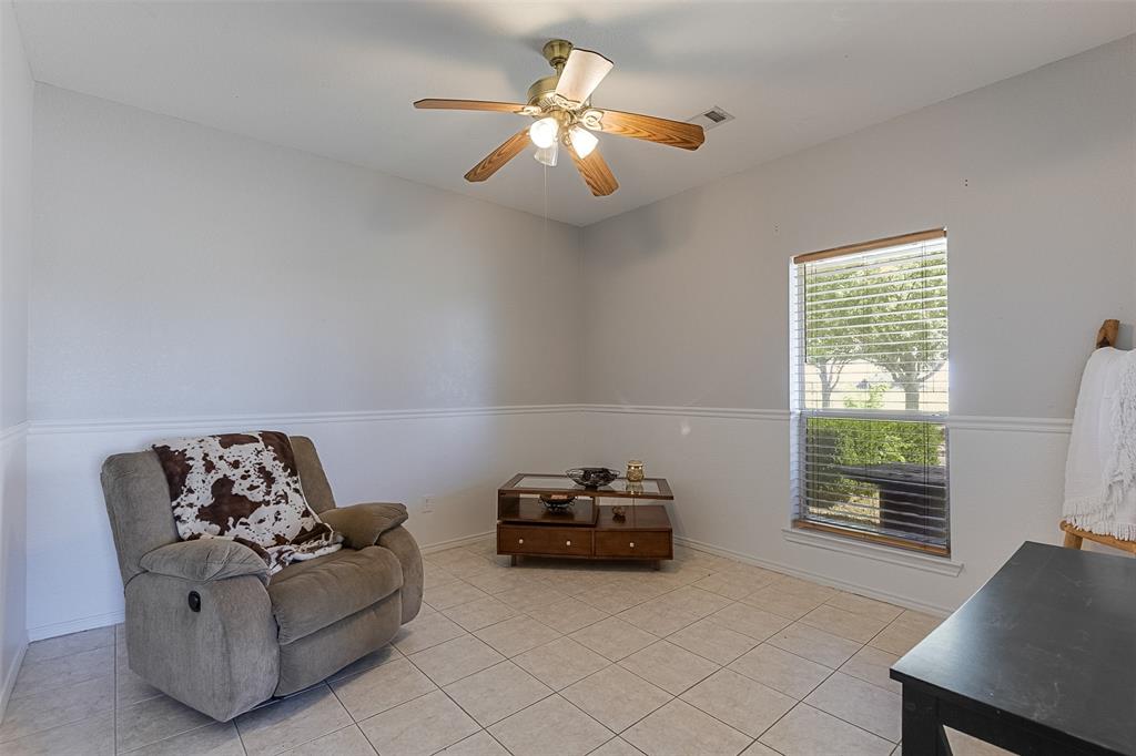 2403 Greathouse Road Waxahachie, TX 75167 - Photo 31 of 34 a living room with furniture and a window