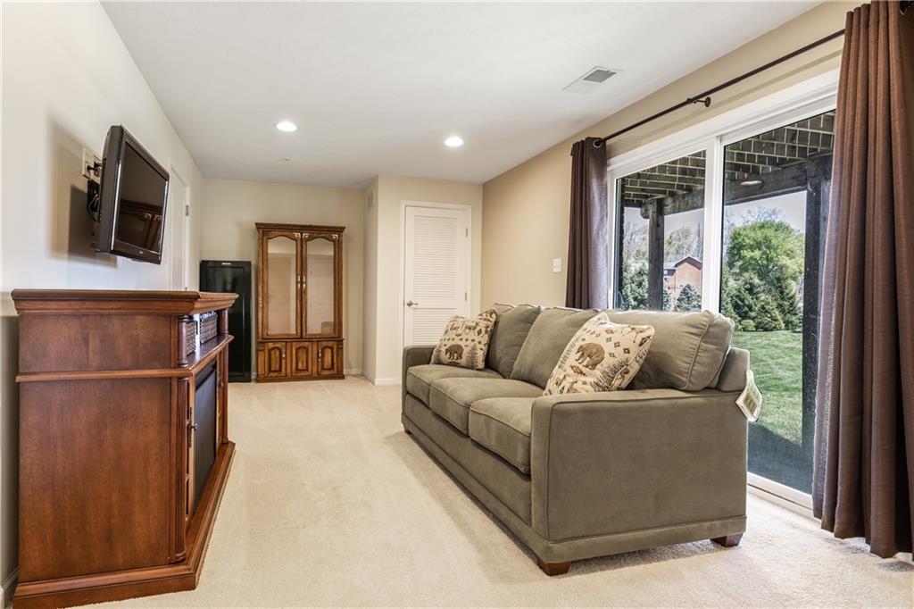 109 Maple Ridge Drive Canonsburg, PA 15317 - Photo 22 of 25 Gallery Image 22