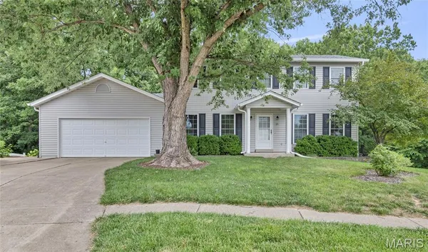 $330,000 | 21 Fort Zumwalt Drive, O'Fallon, MO 63366