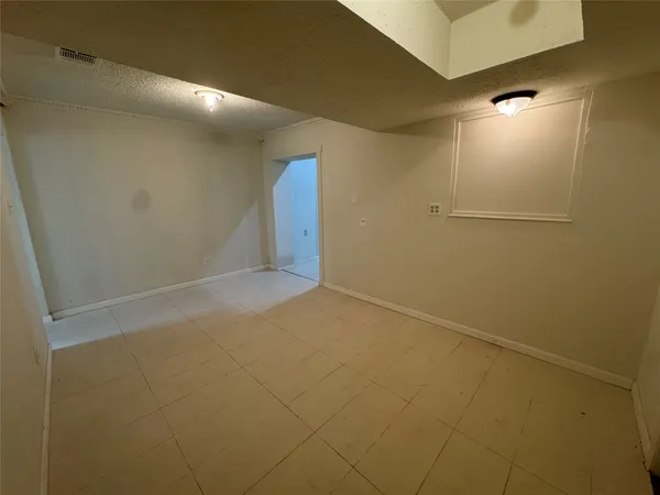 $2,000 | 1443 Willow Rock Road, Houston, TX 77088