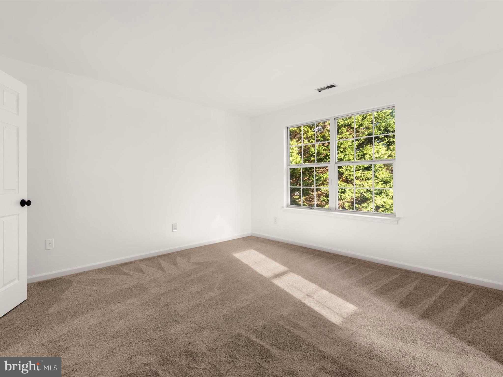 196 Circle Road Pasadena, MD 21122 - Photo 21 of 37 Gallery Image 21