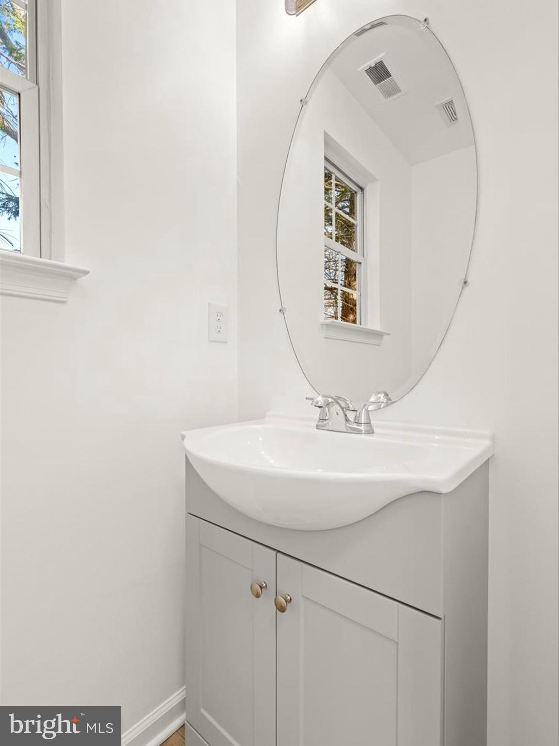 196 Circle Road Pasadena, MD 21122 - Photo 22 of 37 Gallery Image 22
