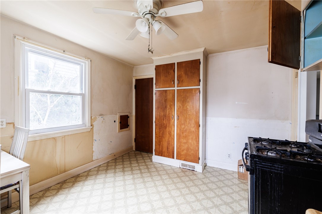 246 Thorndyke Road Irondequoit, NY 14617 - Photo 12 of 27 Kitchen