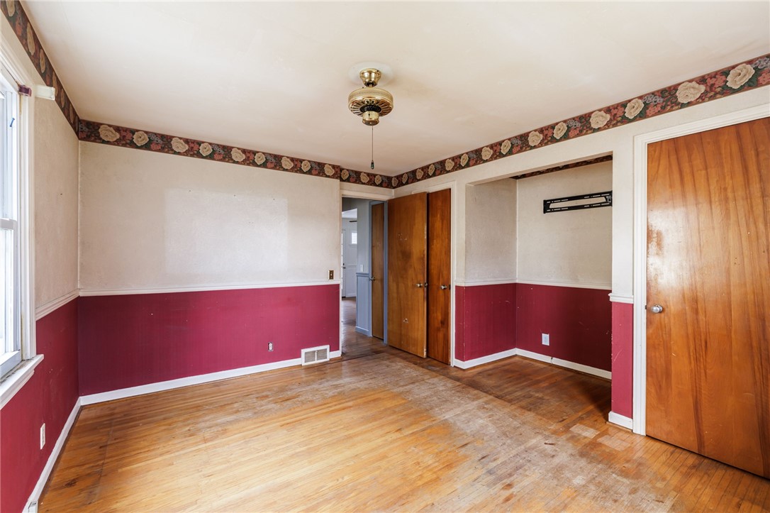 246 Thorndyke Road Irondequoit, NY 14617 - Photo 14 of 27 Master Bedroom