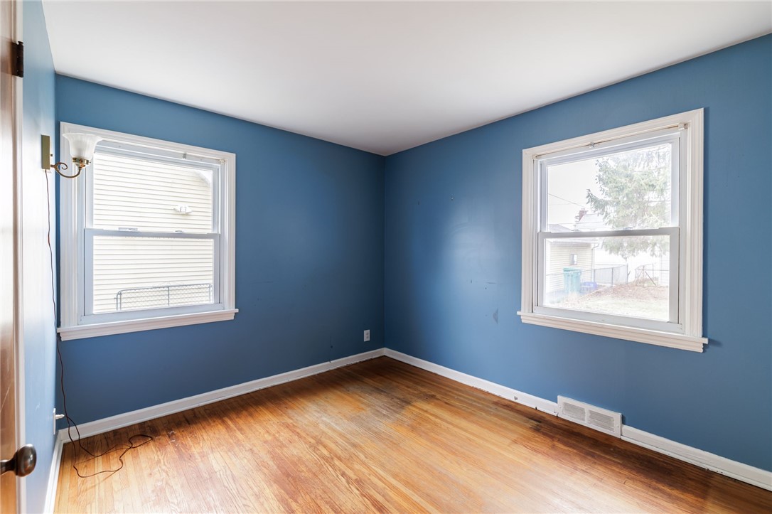 246 Thorndyke Road Irondequoit, NY 14617 - Photo 16 of 27 2nd Bedroom
