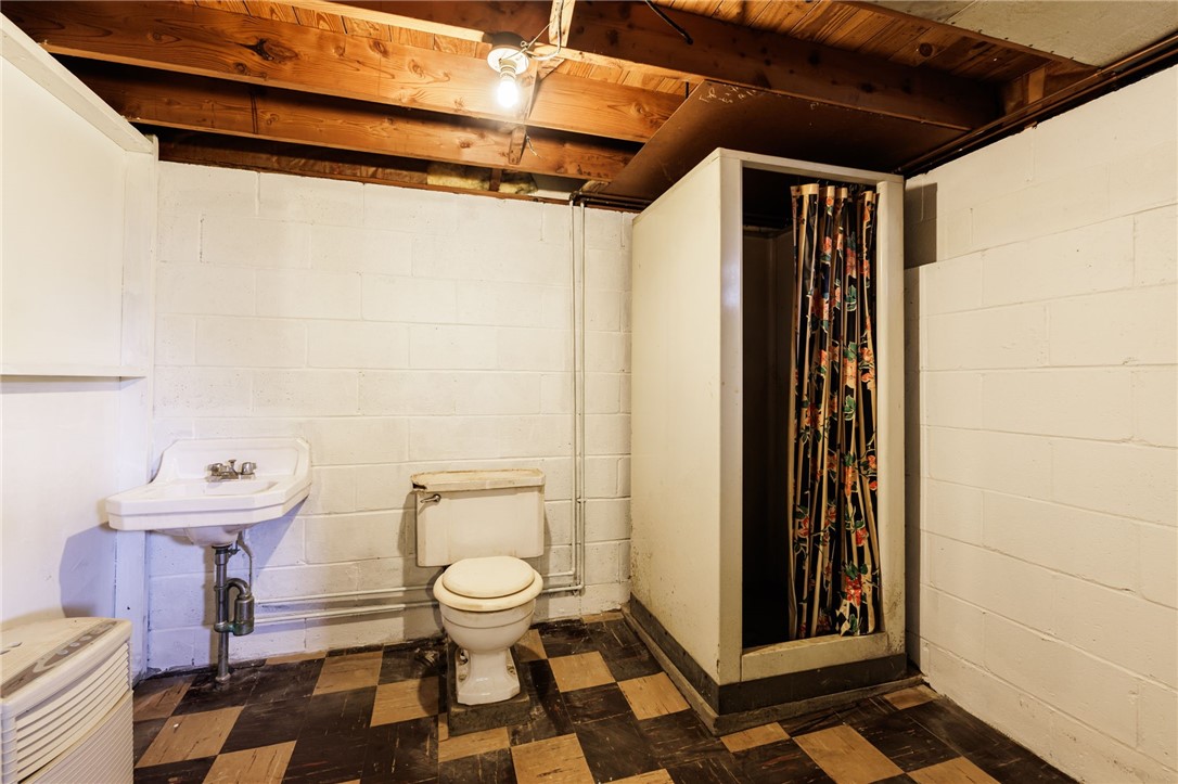 246 Thorndyke Road Irondequoit, NY 14617 - Photo 21 of 27 Full Bathroom