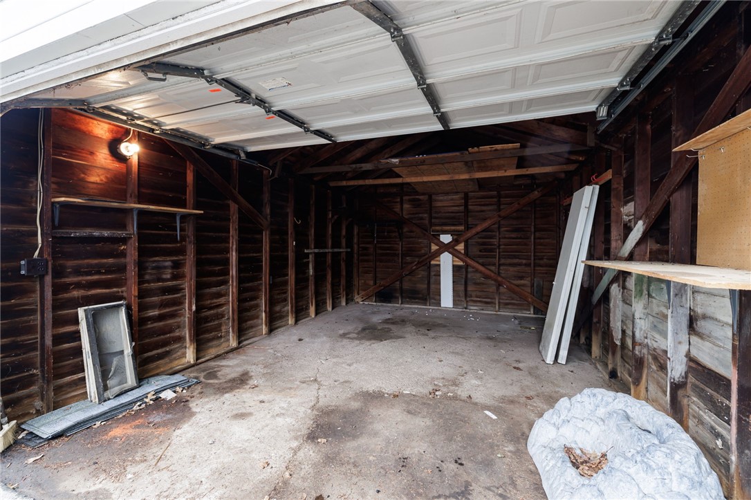 246 Thorndyke Road Irondequoit, NY 14617 - Photo 25 of 27 Spacious garage