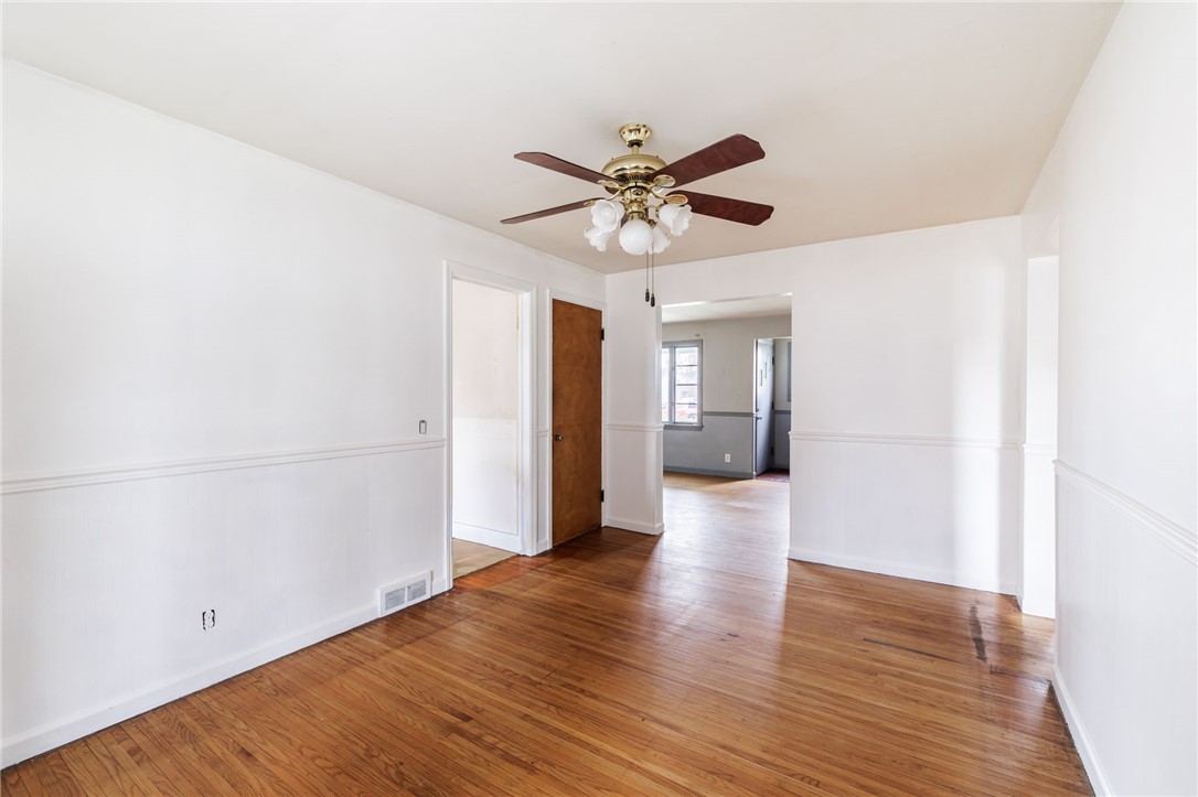 246 Thorndyke Road Irondequoit, NY 14617 - Photo 6 of 27 Dining room