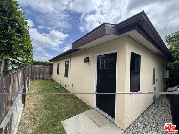 $2,800 | 3116 1/2 West 81st Street, Inglewood, CA 90305