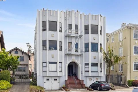 $425,000 | 1438 Lakeshore Avenue, Unit 6, Oakland, CA 94606