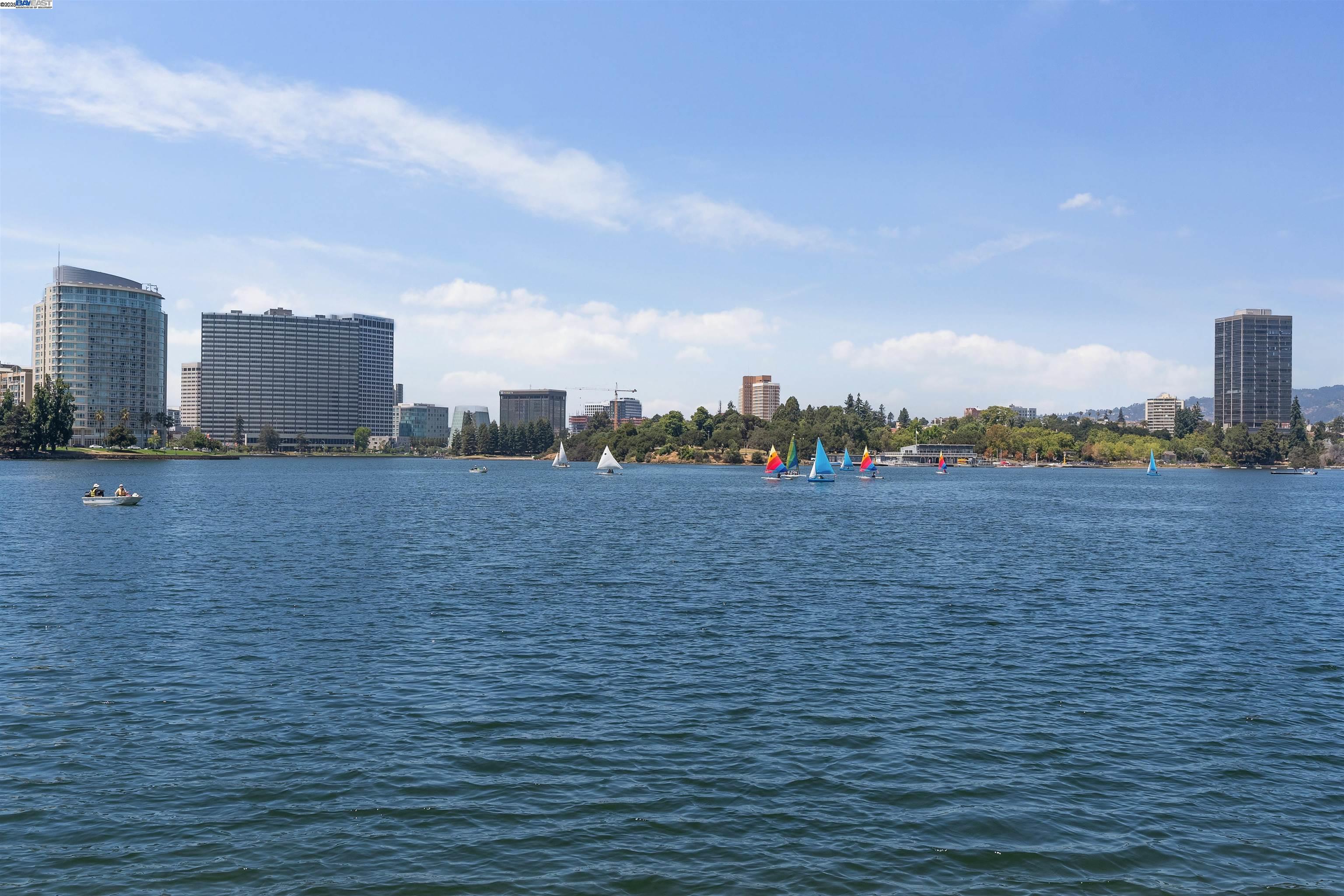 1438 Lakeshore Avenue, Unit 6 Oakland, CA 94606 - Photo 19 of 21 a view of a city