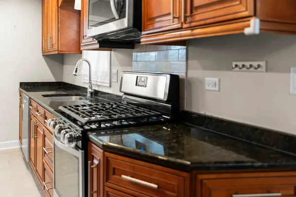 $2,500 | 2852 Scott Street, Franklin Park, IL 60131