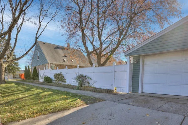 $2,500 | 2852 Scott Street, Franklin Park, IL 60131