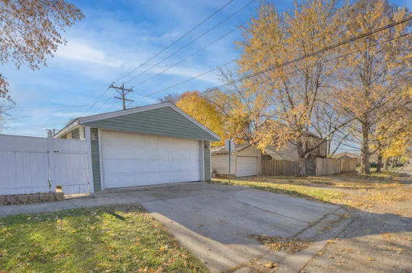 $2,500 | 2852 Scott Street, Franklin Park, IL 60131