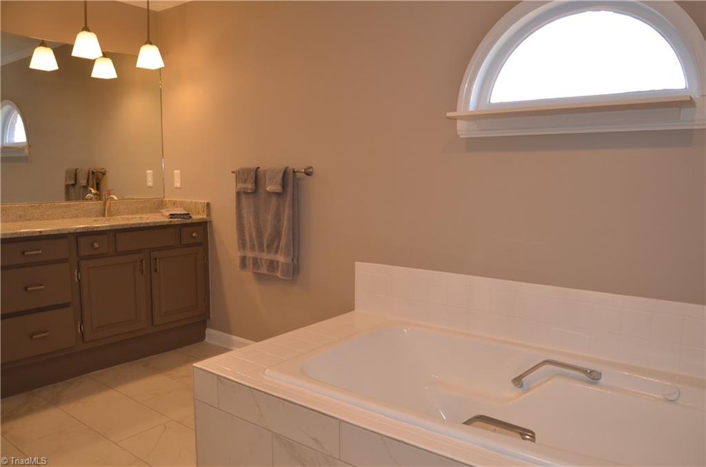 1271 Chester Road Winston-Salem, NC 27104 - Photo 16 of 30 Gallery Image 16