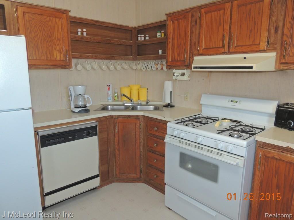 9051 Bray Road Millington, MI 48746 - Photo 12 of 26 DSCN6847.jpg
