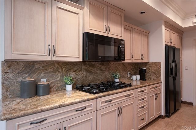 $975,000 | 1870 Kelton Avenue, Unit 103, Los Angeles, CA 90025