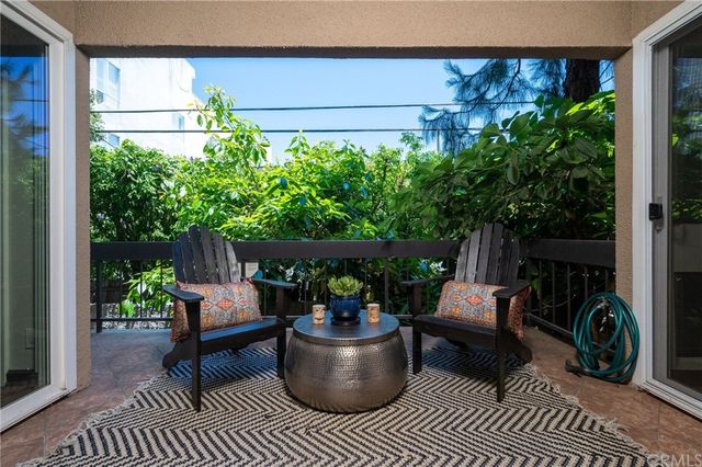 $975,000 | 1870 Kelton Avenue, Unit 103, Los Angeles, CA 90025