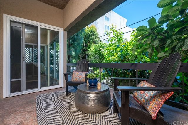 $975,000 | 1870 Kelton Avenue, Unit 103, Los Angeles, CA 90025