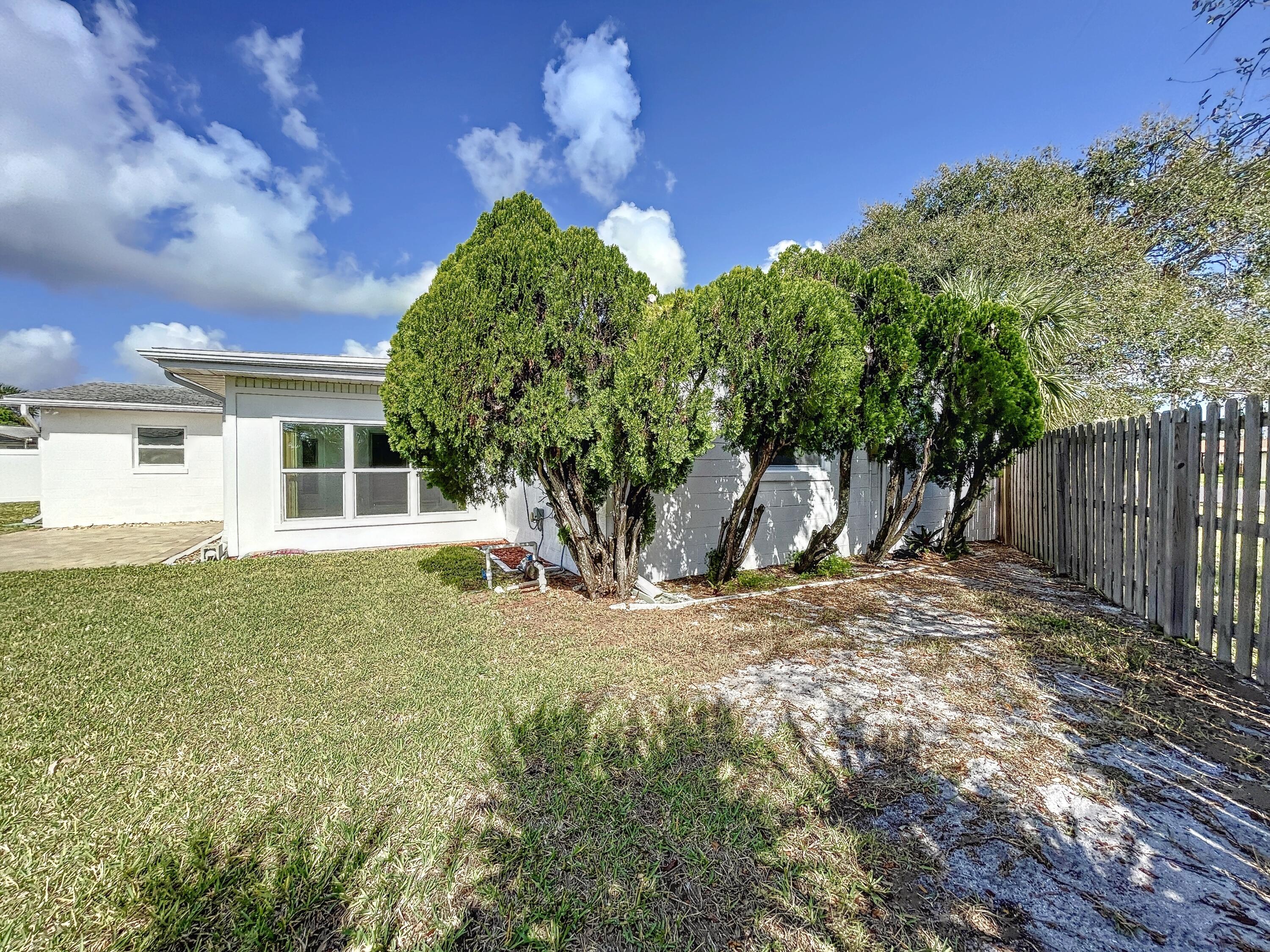 265 Inlet Avenue Merritt Island, FL 32953 - Photo 28 of 38 Back Yard