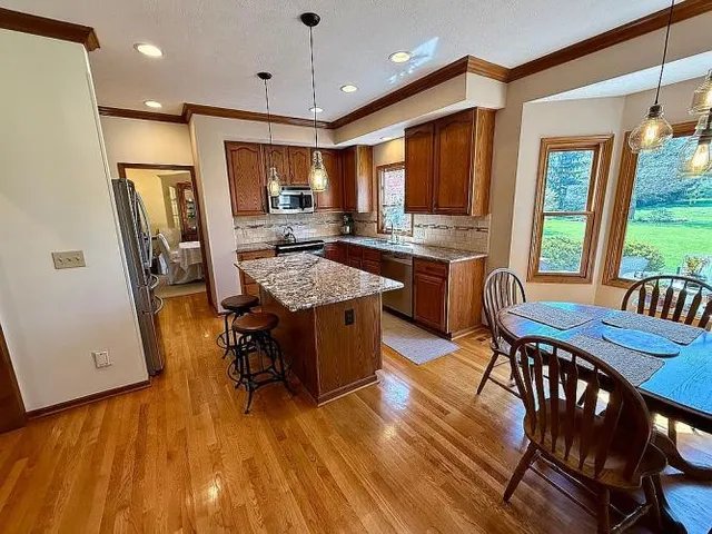 $664,000 | 2818 Big Sur Drive, Lewis Center, OH 43035