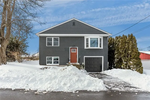 $585,000 | 102 Easton Avenue, Portsmouth, RI 02871