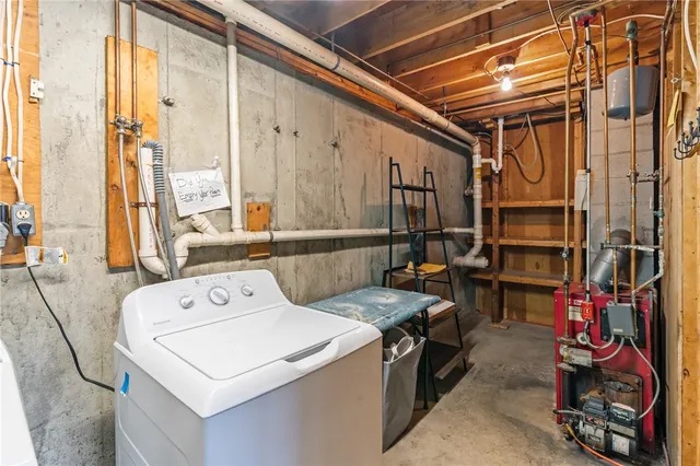 $585,000 | 102 Easton Avenue, Portsmouth, RI 02871