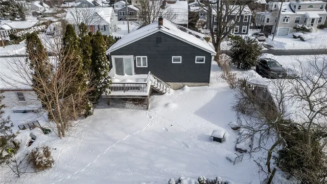 $585,000 | 102 Easton Avenue, Portsmouth, RI 02871