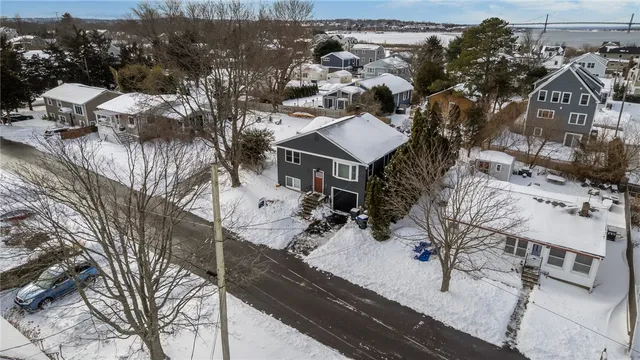 $585,000 | 102 Easton Avenue, Portsmouth, RI 02871