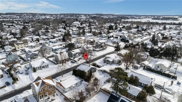 $585,000 | 102 Easton Avenue, Portsmouth, RI 02871