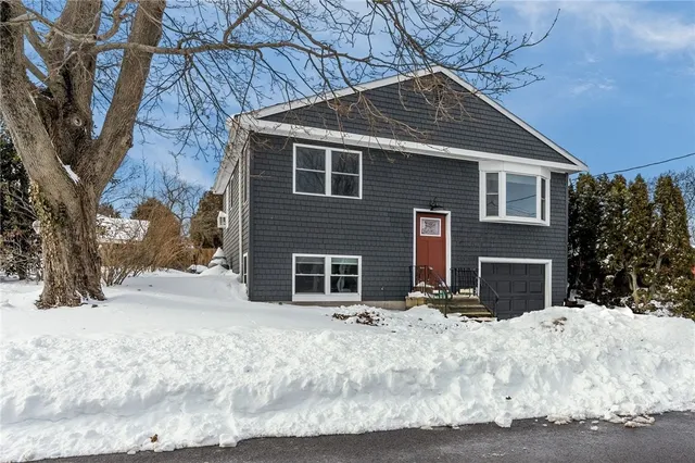 $585,000 | 102 Easton Avenue, Portsmouth, RI 02871