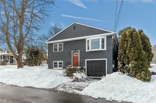 $585,000 | 102 Easton Avenue, Portsmouth, RI 02871