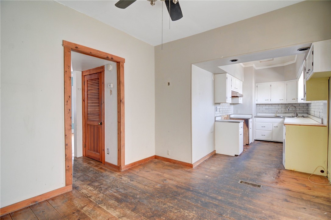 215 North Taylor Avenue Decatur, IL 62522 - Photo 7 of 15 Gallery Image 7