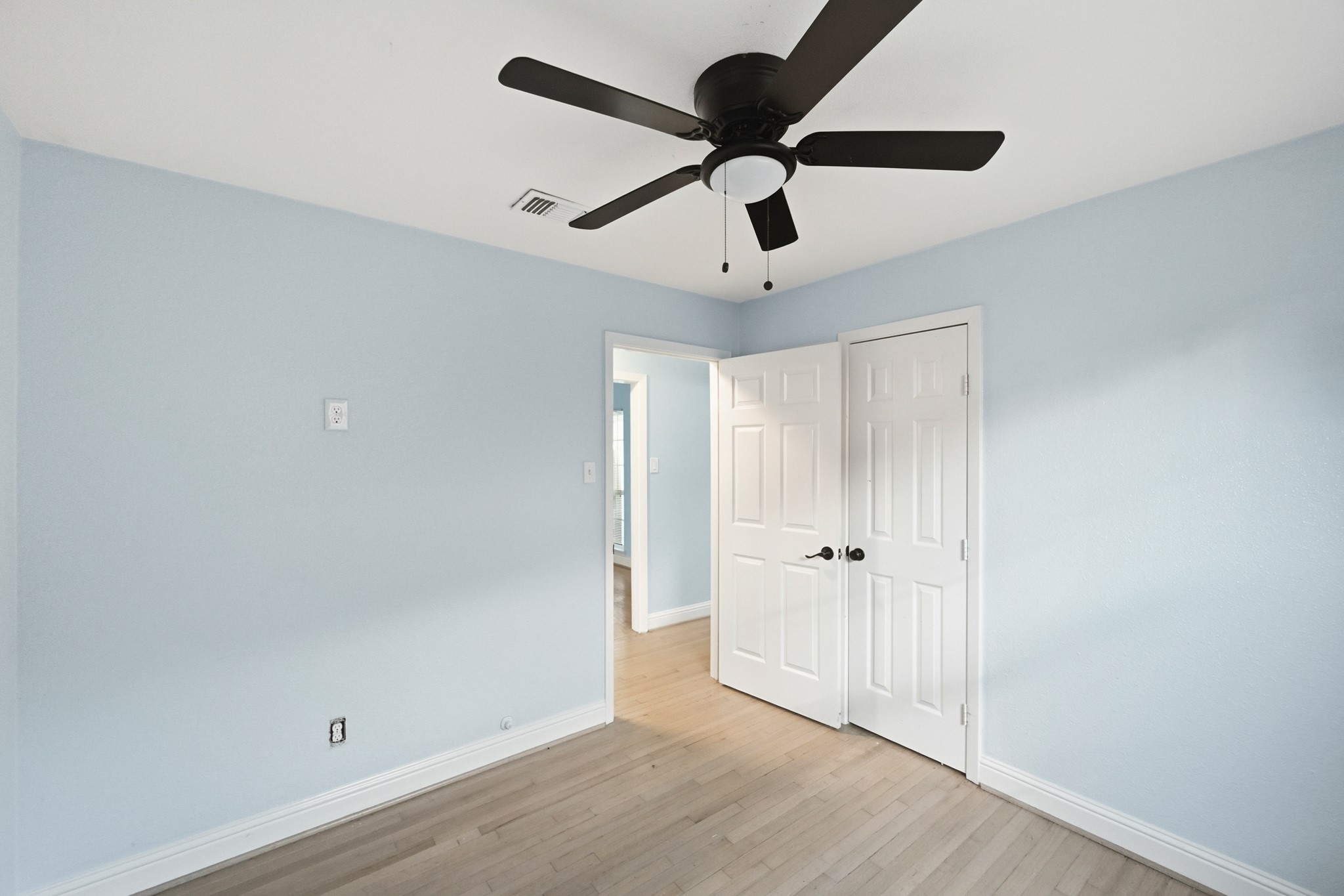 642 Arvana Street Houston, TX 77034 - Photo 11 of 38