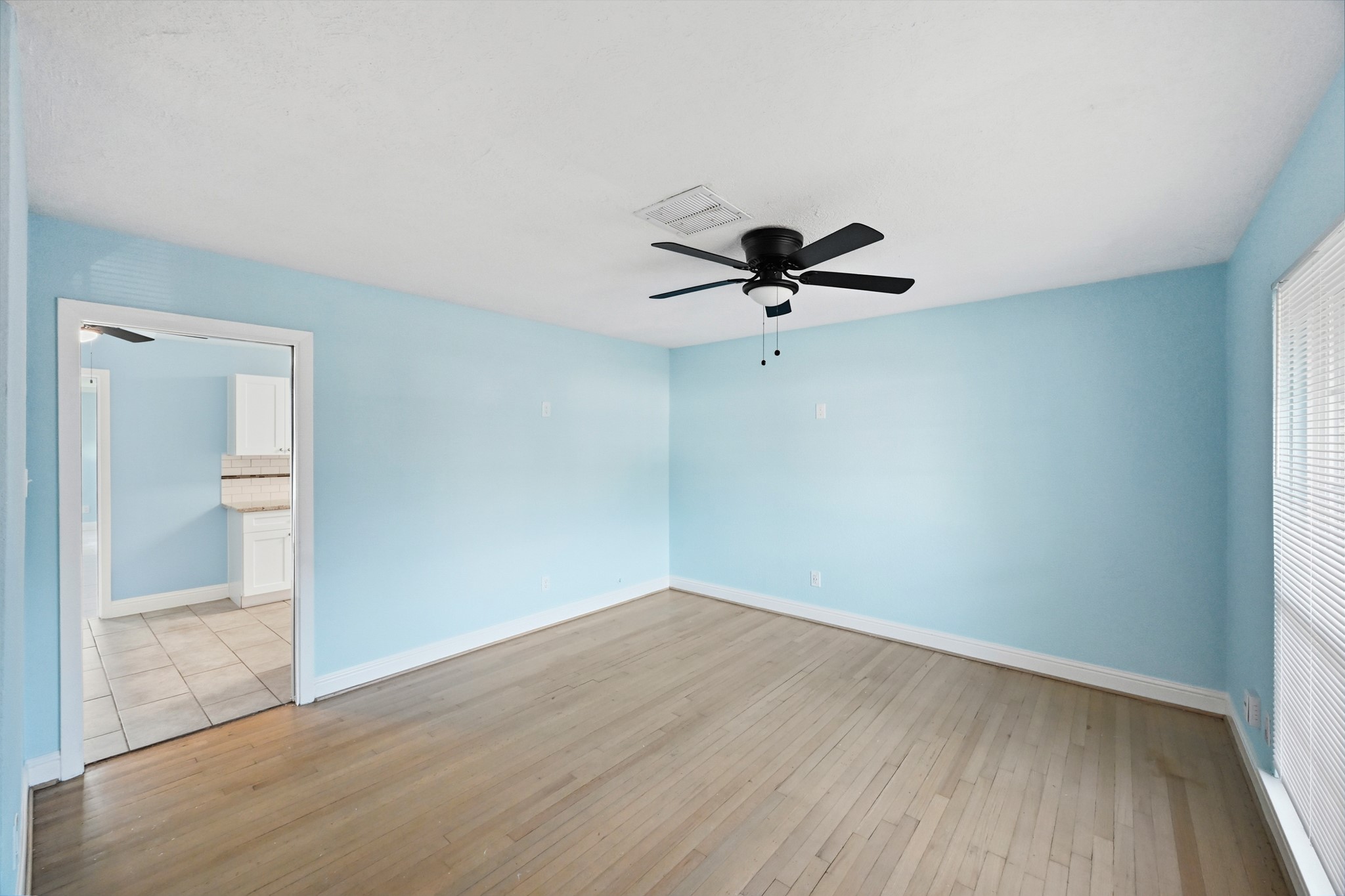 642 Arvana Street Houston, TX 77034 - Photo 4 of 38