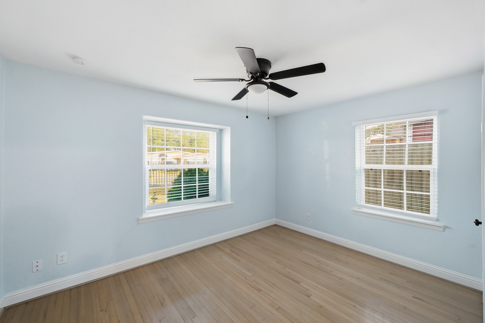 642 Arvana Street Houston, TX 77034 - Photo 7 of 38