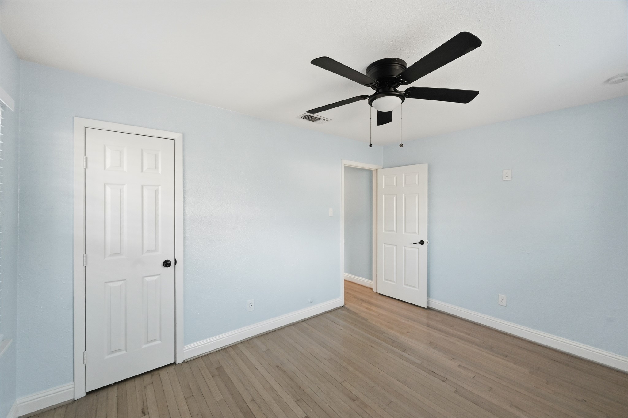 642 Arvana Street Houston, TX 77034 - Photo 9 of 38